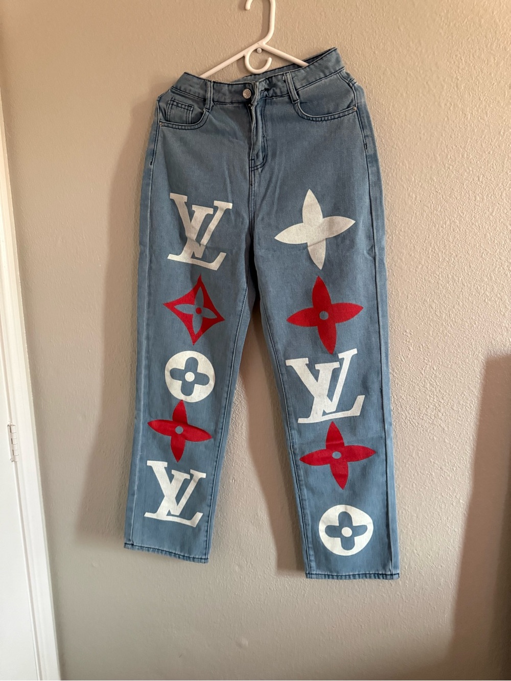 Blue Straight-Leg Jeans with Red & White Graphic Motifs